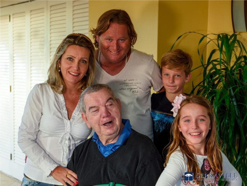 Sr. Acírio e família